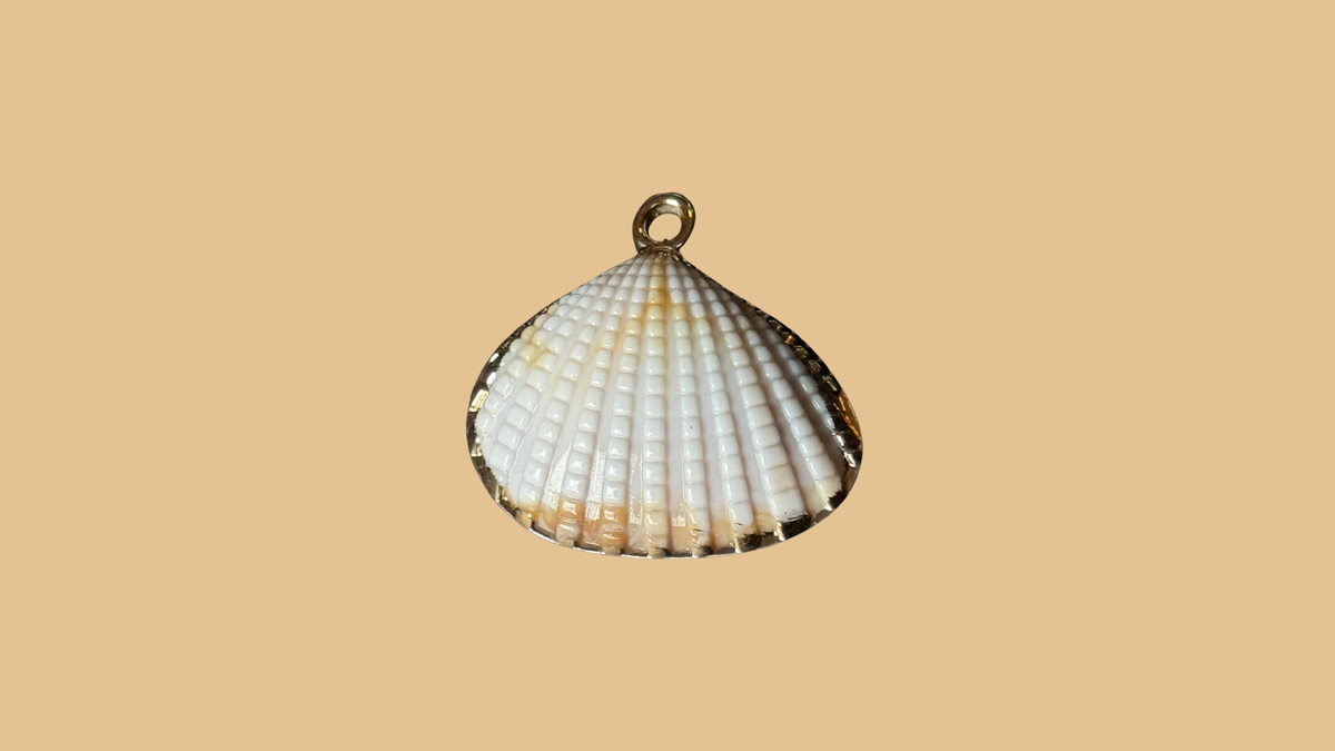 3D Shell Charm With Gold Detail
